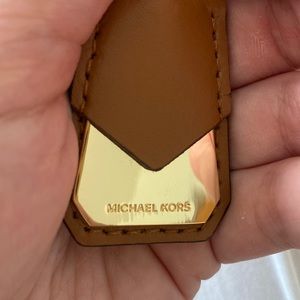 Received as a Christmas Present. Not my style. Never used. NWOT